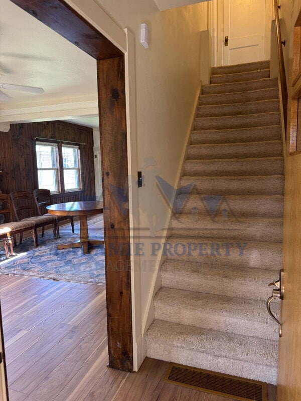 1011 E Gibbon St in Laramie, WY - Foto de edificio - Building Photo