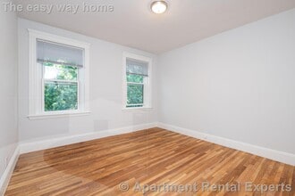 18 A Forest St in Cambridge, MA - Foto de edificio - Building Photo