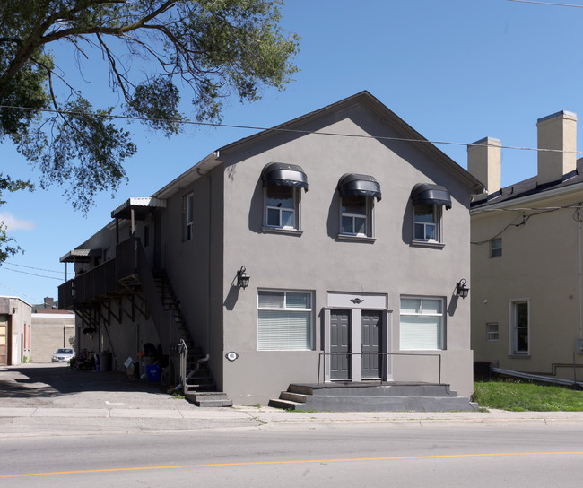 481 Water St in Newmarket, ON - Building Photo - Primary Photo