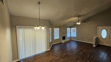 10934 Spanish Grant Dr in Sugar Land, TX - Building Photo - Building Photo