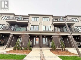 38 Matawin Ln in Richmond Hill, ON - Building Photo