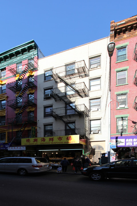 127 Mott St in New York, NY - Foto de edificio