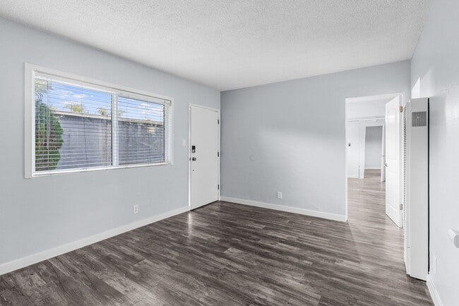 925 E 19th St in Long Beach, CA - Building Photo - Building Photo