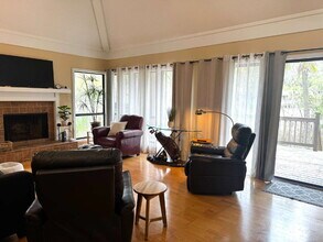 2 Palm Isle Ct in Hilton Head Island, SC - Building Photo - Building Photo