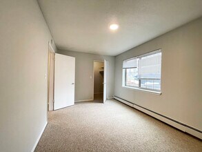 515 E Jefferson St in Iowa City, IA - Building Photo - Building Photo