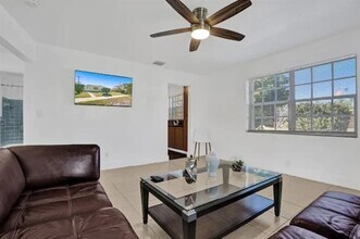 6110 SW 38th St in Davie, FL - Building Photo - Building Photo