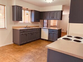 7516 Republic Dr NE in Albuquerque, NM - Building Photo - Building Photo
