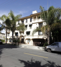 11115 Aqua Vista St in Studio City, CA - Foto de edificio - Building Photo