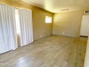 2138 E Turney Ave, Unit D in Phoenix, AZ - Building Photo - Building Photo