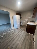 5055 S Washington Rd in Saginaw, MI - Building Photo