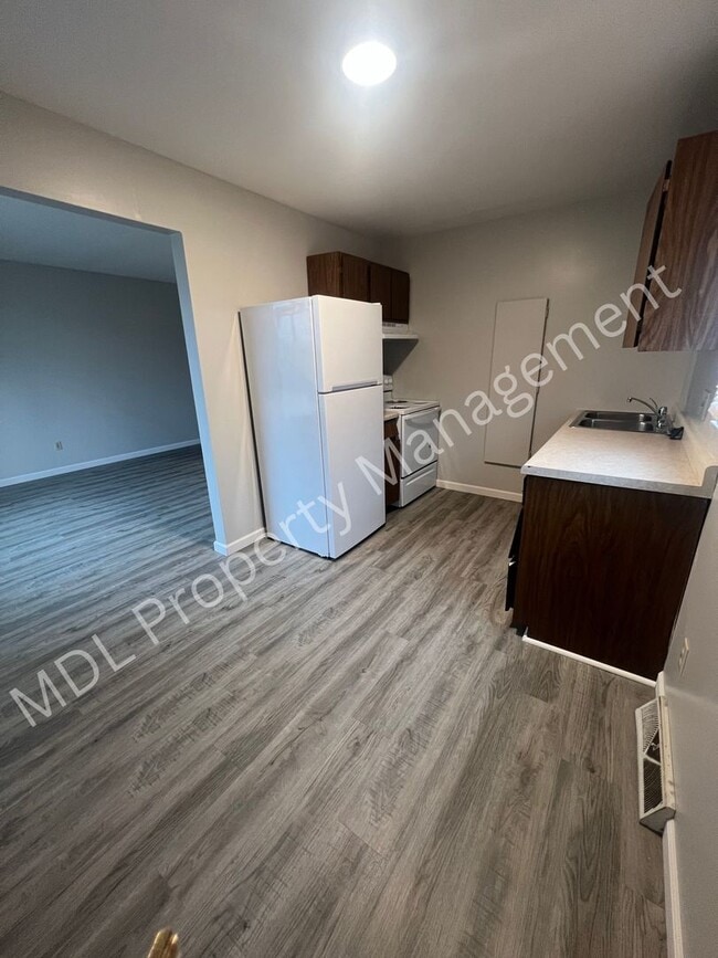 property at 5055 S Washington Rd