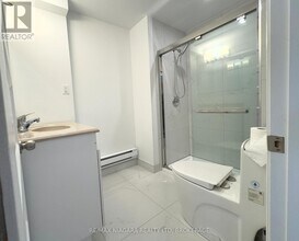 4992 Mcrae St in Niagara Falls, ON - Building Photo - Building Photo