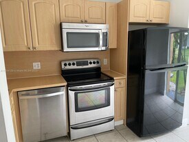 7940 NW 6th St in Pembroke Pines, FL - Building Photo