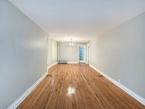 2340 N Tripp Ave in Chicago, IL - Building Photo - Building Photo