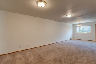 1431 NW Falls Creek Loop in Oak Harbor, WA - Building Photo - Building Photo