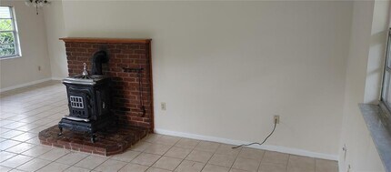 5632 13th St in Zephyrhills, FL - Building Photo - Building Photo