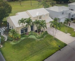 18157 SE Fairview Cir in Jupiter, FL - Building Photo