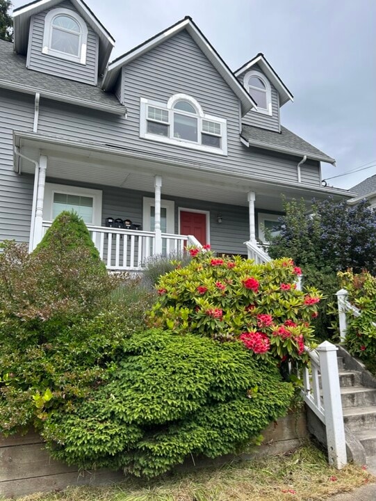 2356 NW 67th St, Unit #1 in Seattle, WA - Building Photo