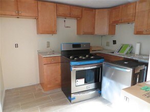 295 W Wyoming Ave in Stoneham, MA - Building Photo - Building Photo