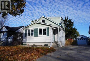 460 Nelson St in Sarnia, ON - Building Photo