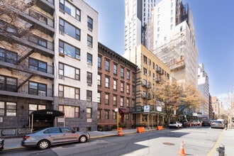 MAISONETTE-E in New York, NY - Foto de edificio - Building Photo