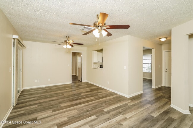 456 SW Molloy St in Port St. Lucie, FL - Building Photo - Building Photo