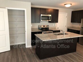 70 Autumn Way in Covington, GA - Building Photo - Building Photo