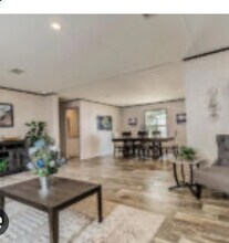5129 Strickland Trail in Ridge Manor, FL - Foto de edificio - Building Photo