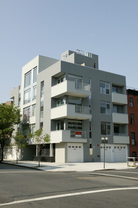 373-377 Franklin Ave in Brooklyn, NY - Building Photo