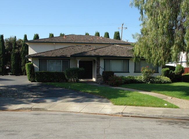 656 Belladonna Ct in Sunnyvale, CA - Foto de edificio - Building Photo