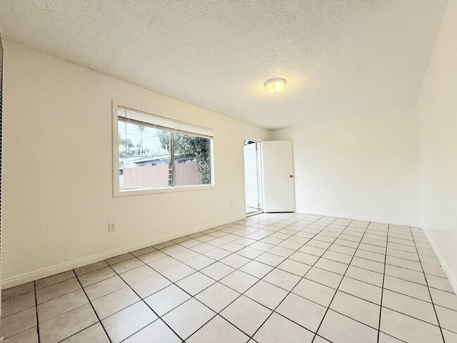 14041 Orizaba Ave in Paramount, CA - Building Photo - Building Photo