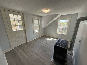 165 Pleasant St-Unit -2 in Southbridge, MA - Building Photo - Building Photo