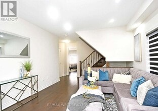 25 Faders Dr in Brampton, ON - Building Photo - Building Photo