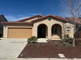 437 Pendragon St in Manteca, CA - Building Photo