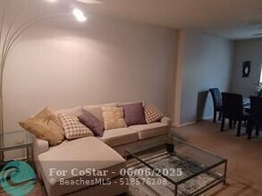 303 N Riverside Dr in Pompano Beach, FL - Building Photo - Building Photo