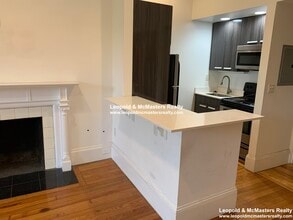 379 Commonwealth Ave, Unit 5A in Boston, MA - Building Photo - Building Photo