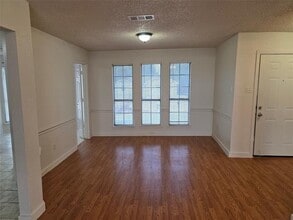 4755 Hollow Tree Dr in Arlington, TX - Building Photo - Building Photo