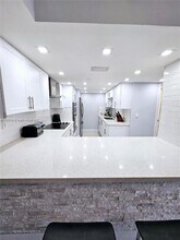 7040 Coral Wy in Miami, FL - Building Photo - Building Photo