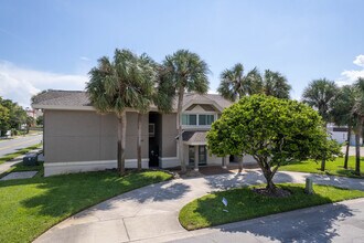 222 14th Ave N in Jacksonville Beach, FL - Building Photo - Building Photo