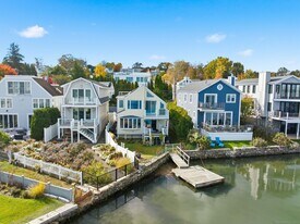 205 Hillspoint Rd in Westport, CT - Building Photo
