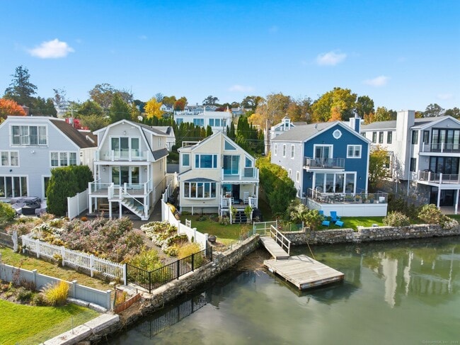 property at 205 Hillspoint Rd