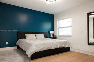 224 Meridian Ave in Miami Beach, FL - Building Photo