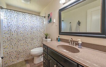 1635 S Bertelsen Rd in Eugene, OR - Building Photo - Building Photo