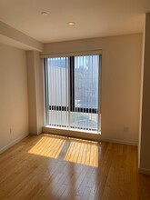 135-17 Northern Blvd in Queens, NY - Foto de edificio - Building Photo