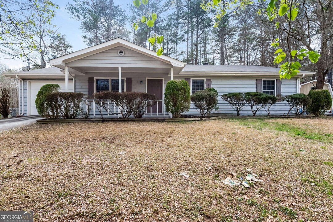 1274 Classic Dr NE in Conyers, GA - Building Photo