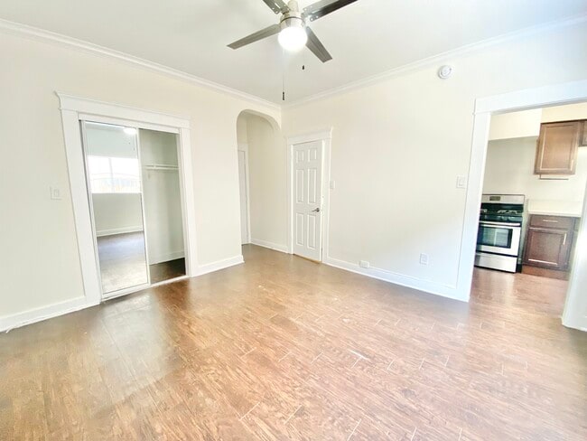 property at 4348 Lockwood Ave