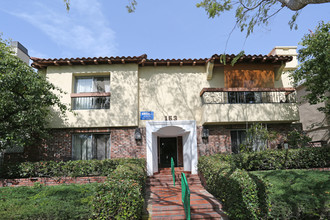 153 S Crescent Dr in Beverly Hills, CA - Building Photo - Building Photo