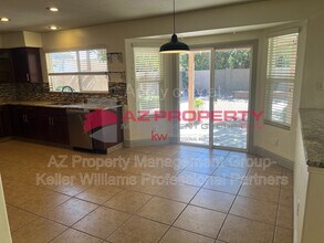 4553 E Desert Cactus St in Phoenix, AZ - Building Photo - Building Photo