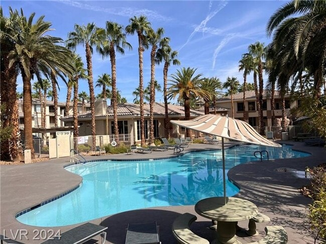 7173 S Durango Dr in Las Vegas, NV - Building Photo - Building Photo