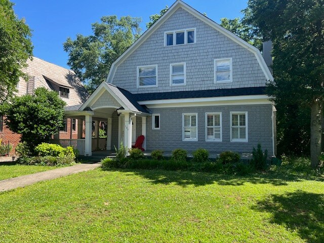103 W Earle St in Greenville, SC - Building Photo